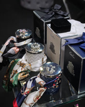 Load image into Gallery viewer, COTE NOIRE HERRINGBONE CANDLE WITH SCARF - BLACK &amp; SILVER - FLOWER BROOCH - PINK CHAMPAGNE
